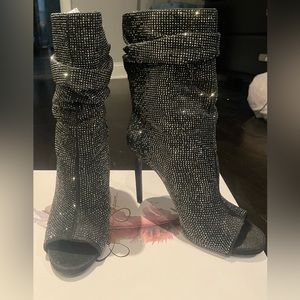 Brand new, never worn, Jessica Simpson Black Glitter Gabor high heels. Size 7.5